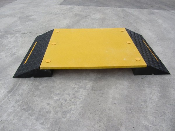 MGF-0298 Pedestrian Hose and Cable Ramp