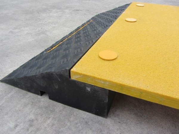 MGF-0298 Pedestrian Hose and Cable Ramp