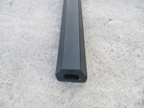 MGF-0087 Rubber Kerb with Steel Mounting Plates