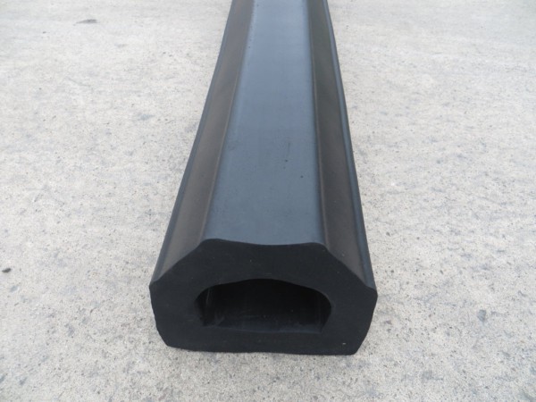 MGF-0088 Rubber Kerb for HGV with Steel Mounting Plates